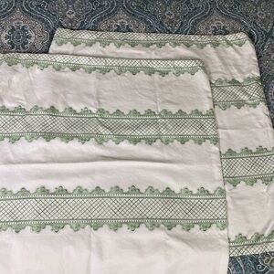 New designer pillow shams Green / White lattice design zip close